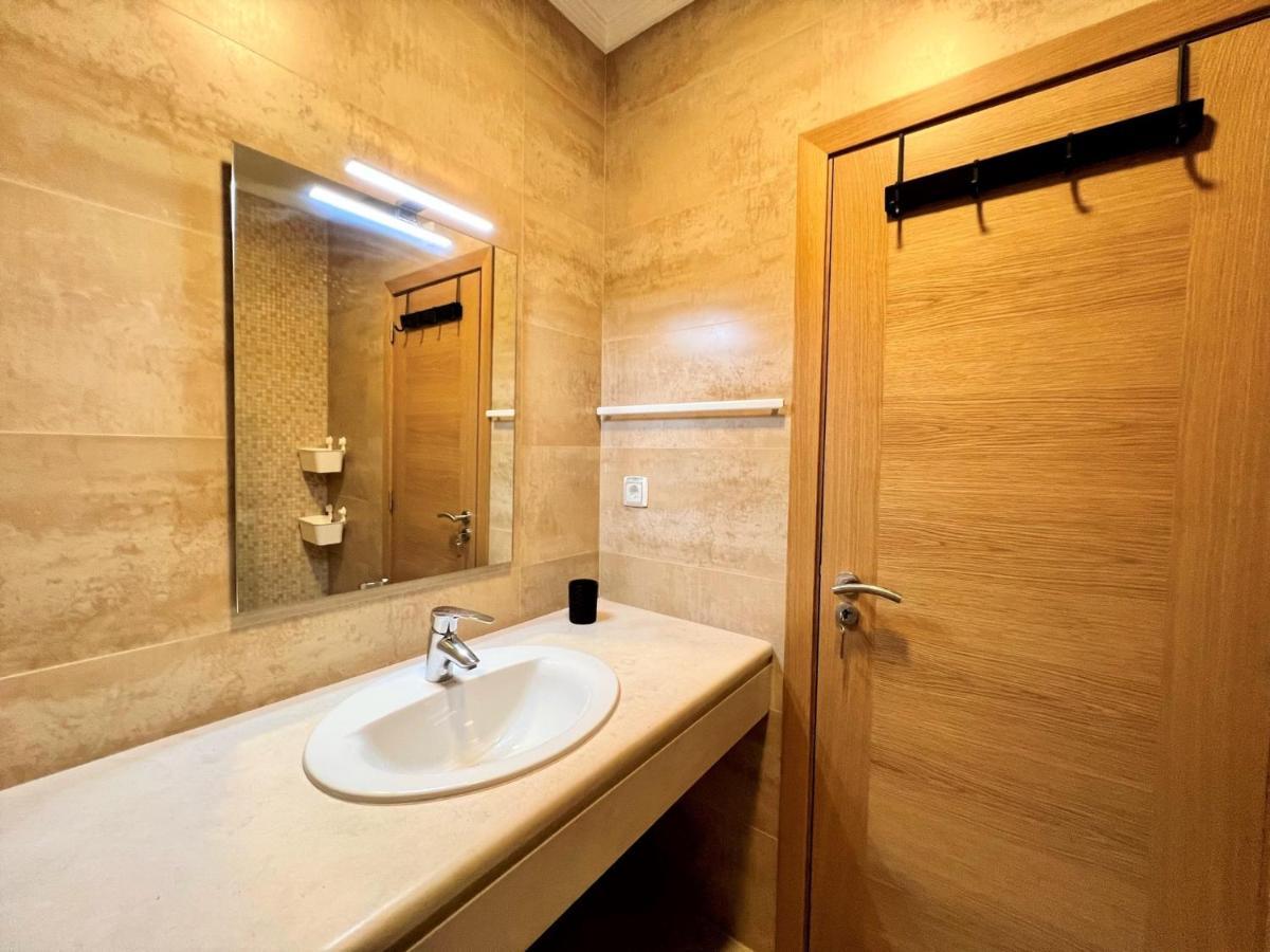 Faro Stylish 2 By Homing Apartment Bagian luar foto
